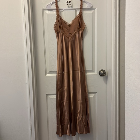 reformation meadowlark dress - Picture 6 of 6